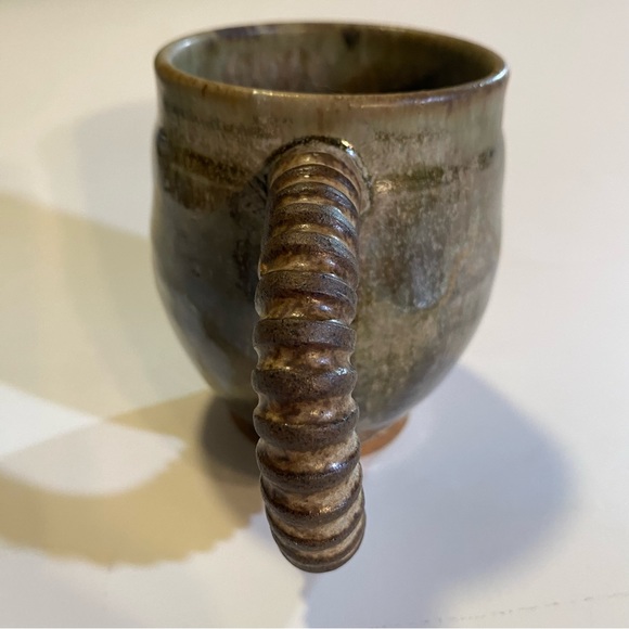 Handmade Mug by Kathy Peck, signed, GUC, Brown glaze, Capacity approx 10oz - Picture 5 of 6